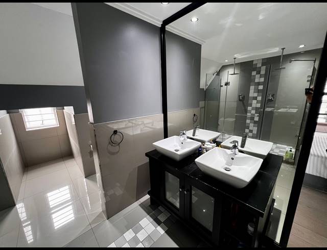 4 BEDROOM FREESTANDING FOR SALE IN WINDERMERE